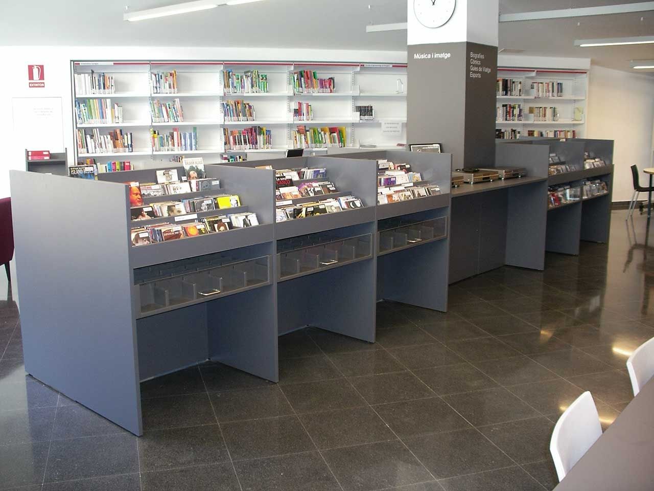expositor-multimedia-madera-1280x960