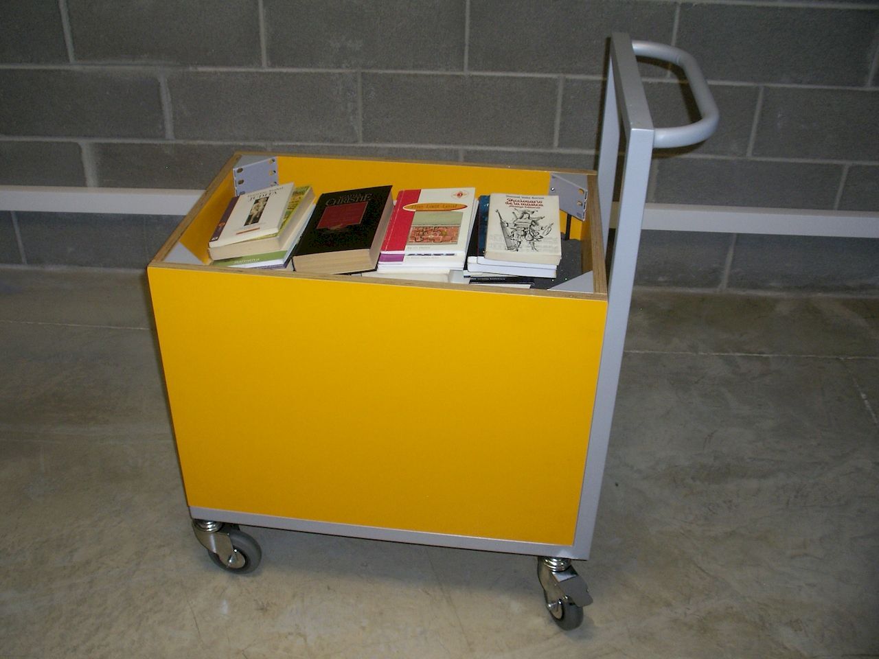 Carro-Contenedor-de-Libros-1280x960-1