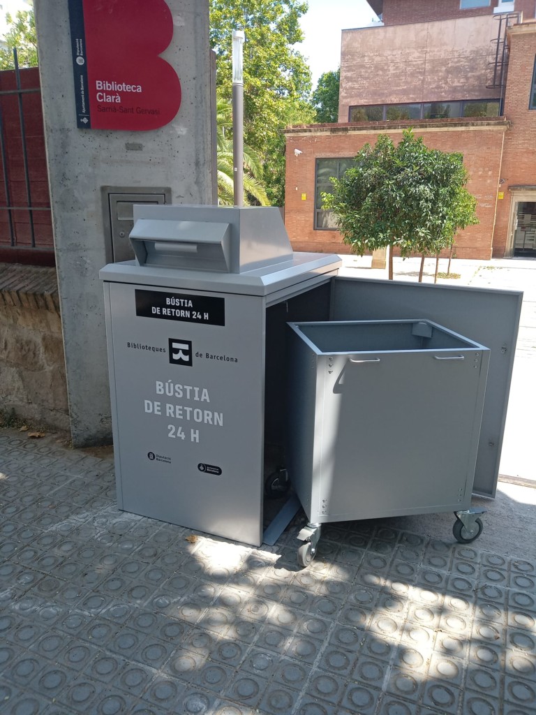 Buzon-exterior-biblio.-Clara-2-768x1024